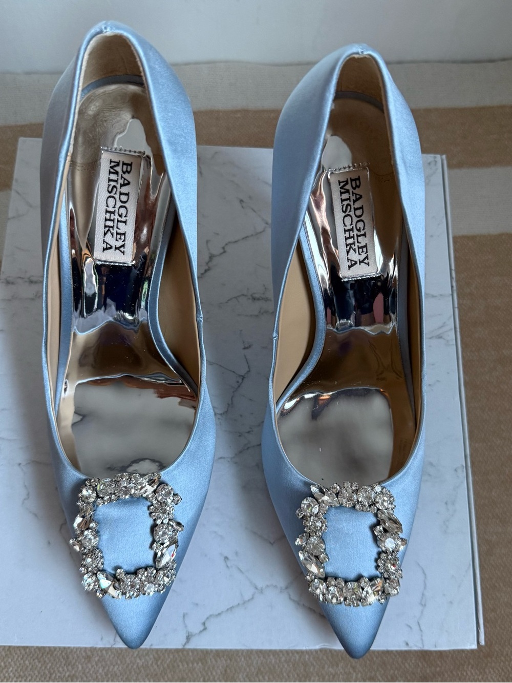 Badgley Mischka Blue Satin Pointed-Toe Crystal Buckle Pumps Size 7.5 new - Picture 2 of 9